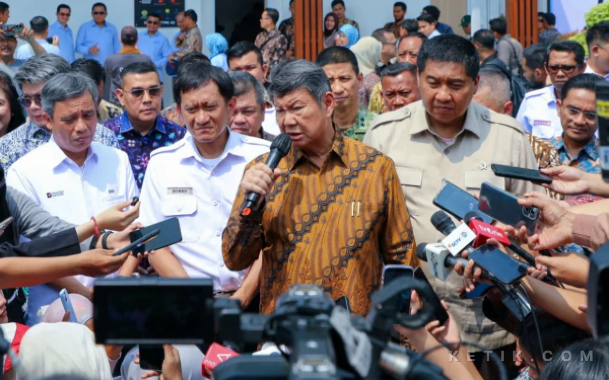 Thumbnail Ketua Satgas Perumahan RI Dukungan Sertipikasi Gratis bagi MBR dari Kementerian ATR/BPN