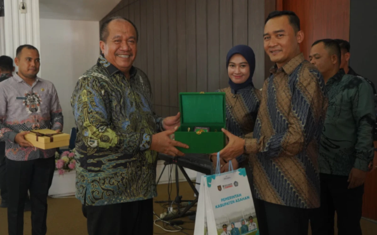 Thumbnail Berita - Bupati Asahan Hadiri Pisah Sambut Danlanal TBA, Tekankan Pentingnya Sinergi dengan Forkopimda