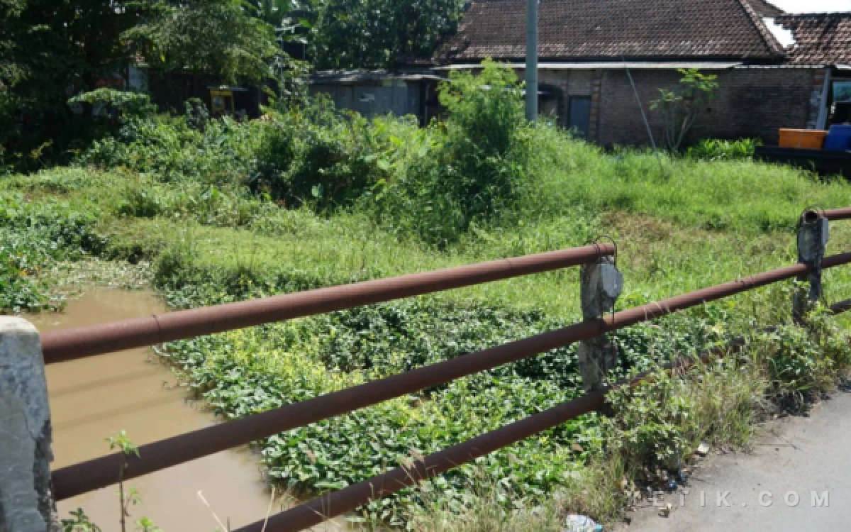 Thumbnail Berita - Bupati Subandi: Segera Perbaiki dan Bangun Jembatan Rusak di Perbatasan Sidoarjo-Mojokerto