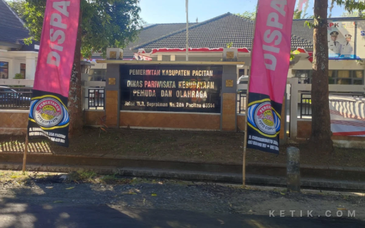 Thumbnail Berita - Banyak Jalan Rusak, Pacitan Kok Tetap Gelar Festival Rontek? Ini Respons Disparbudpora