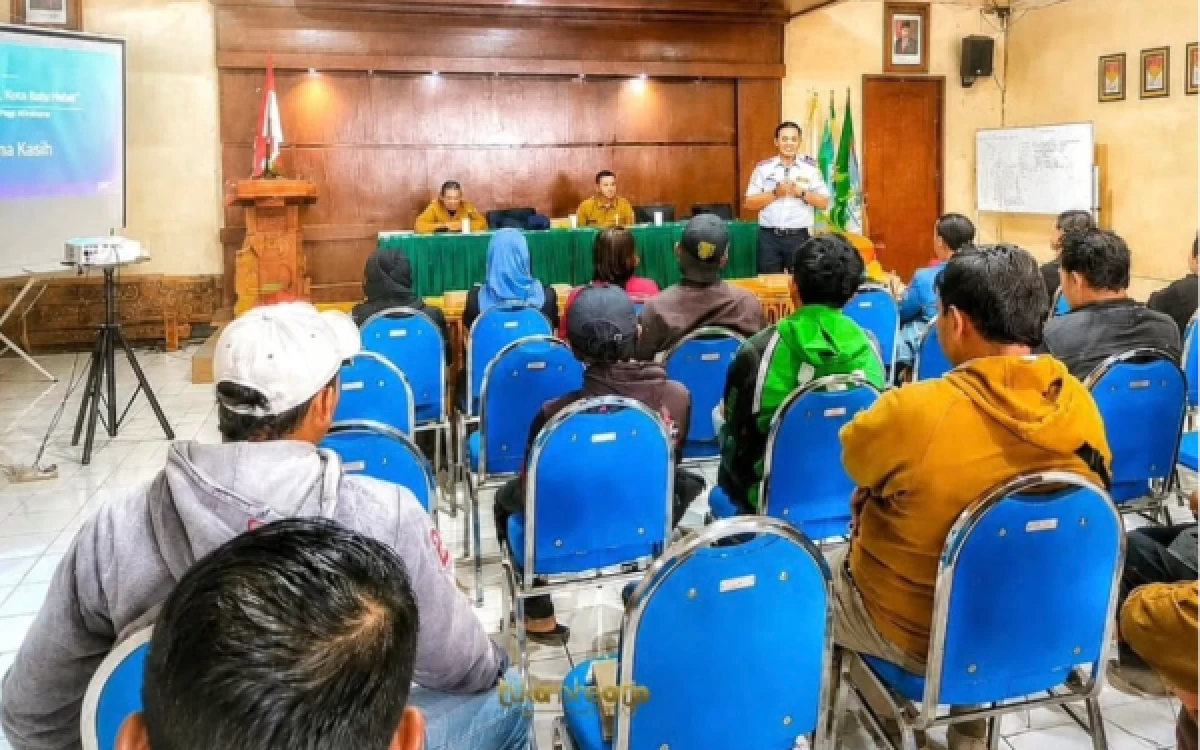 Thumbnail Berita - Dishub Kota Batu Ungkap Korelasi PKL dan Parkir Liar, Penataan Dilakukan Terpadu