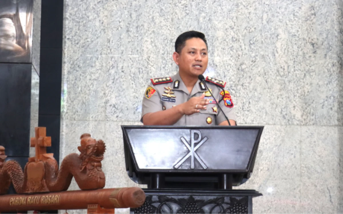 Thumbnail Berita - Kapolresta Malang Kota Ajak Jemaat Gereja Paroki Ratu Rosari Cegah Hoaks dan Judi Online