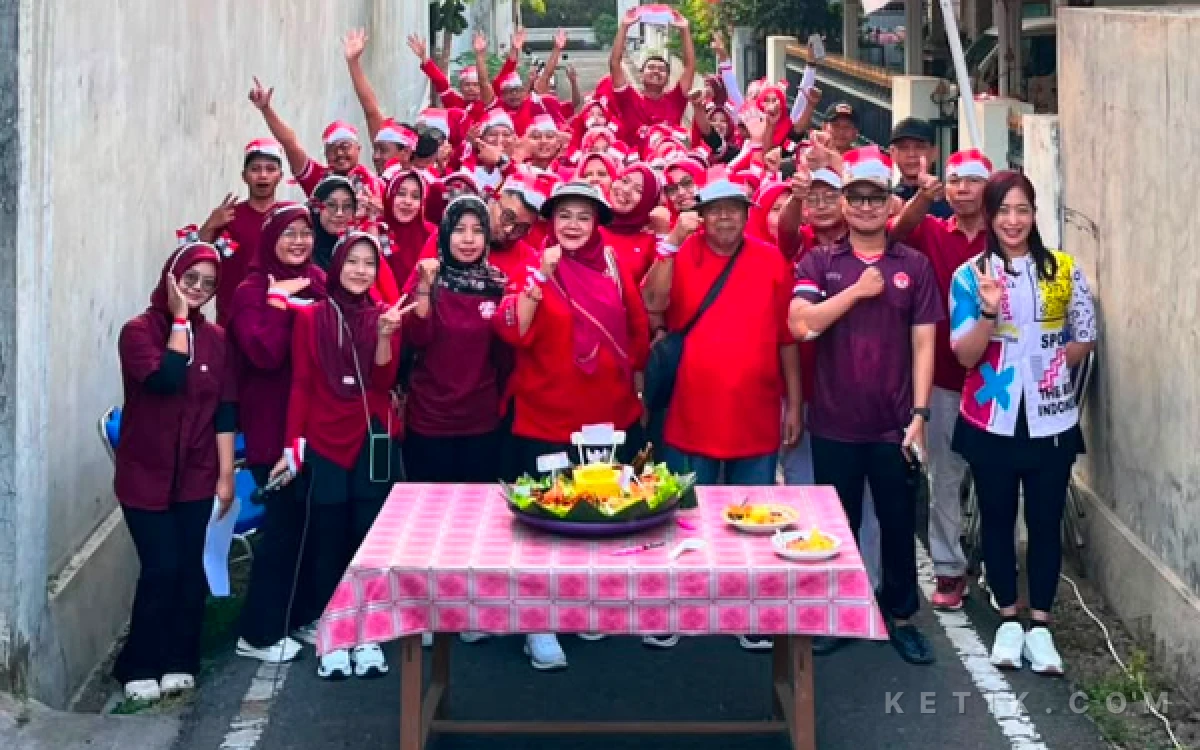 Thumbnail Berita - Sambut Kemerdekaan RI, SPPG Mojorejo 3 Taman Kota Madiun Gelar Senam Sehat Bersama