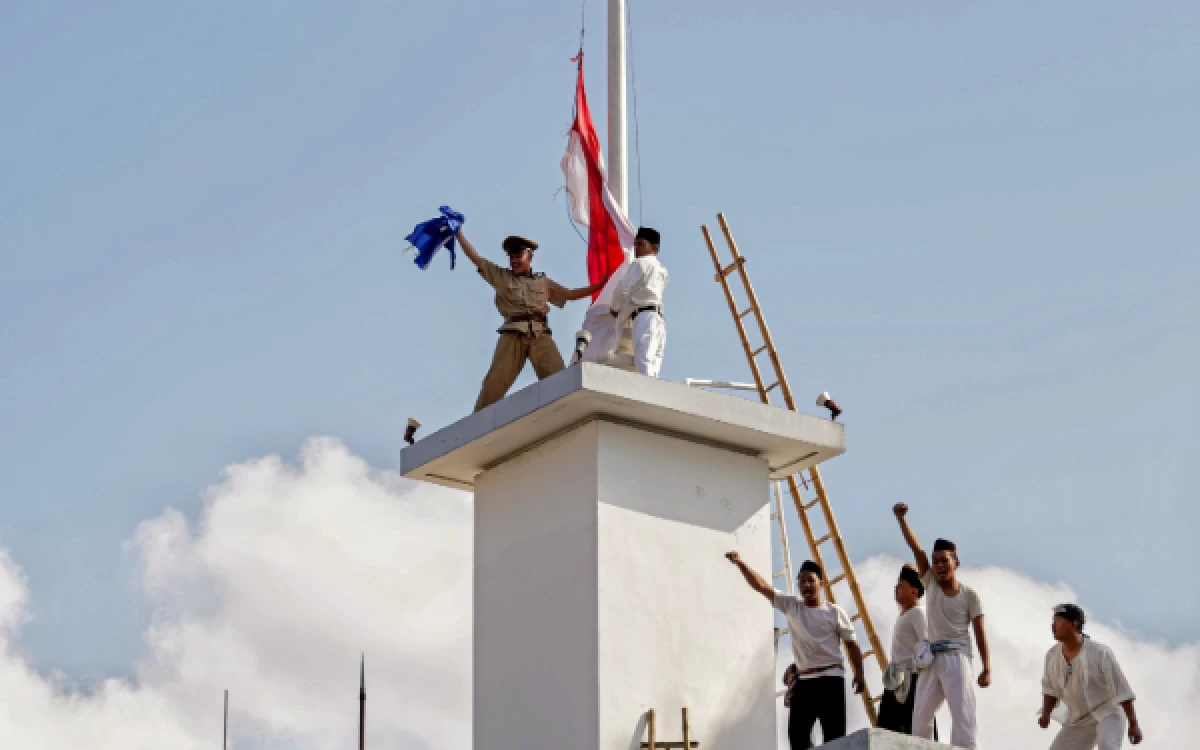 Thumbnail Berita - Opera Kolosal "Merah Putih Bertanya" Jadi Makna Satukan Warga Surabaya Mengisi Kemerdekaan