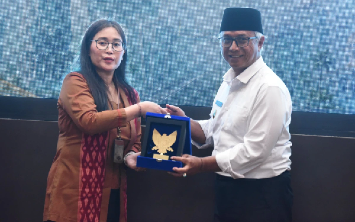 Thumbnail Berita - Gus Qowim Kediri Dukung Pendirian Galeri Investasi BEI untuk Tingkatkan Literasi Pasar Modal