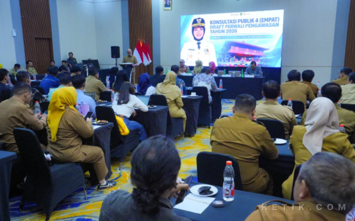 Thumbnail Berita - Buka Konsultasi Publik, Ning Ita Ajak Masyarakat Awasi Kinerja Pemerintah Daerah
