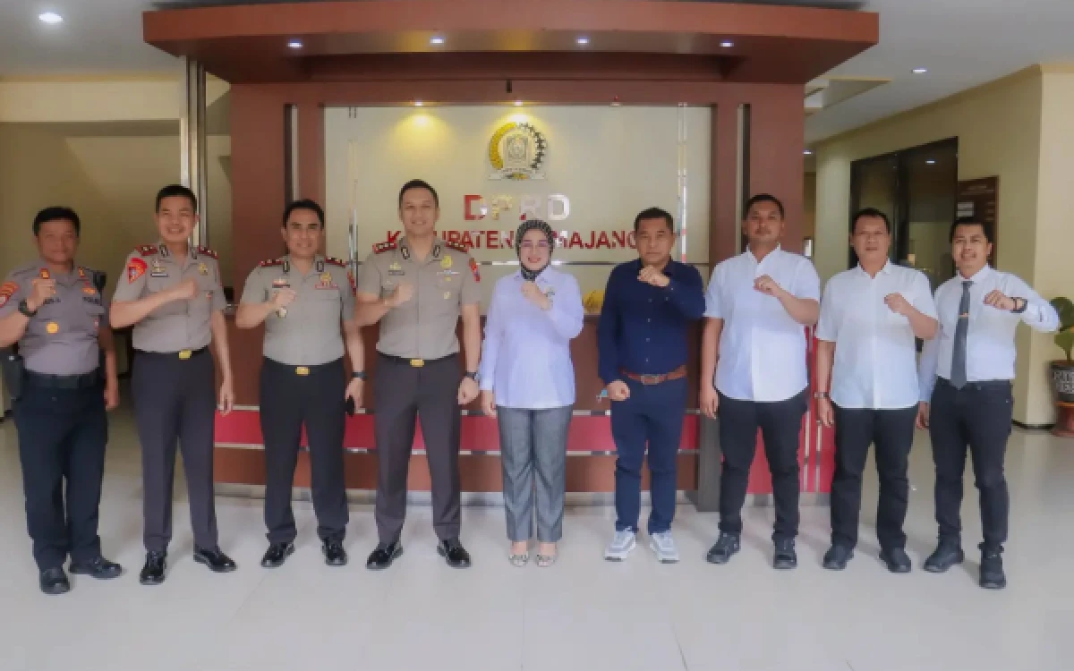 Thumbnail Diskusikan Soal Keamanan, DPRD Terima Kunjungan Kapolres Baru Lumajang