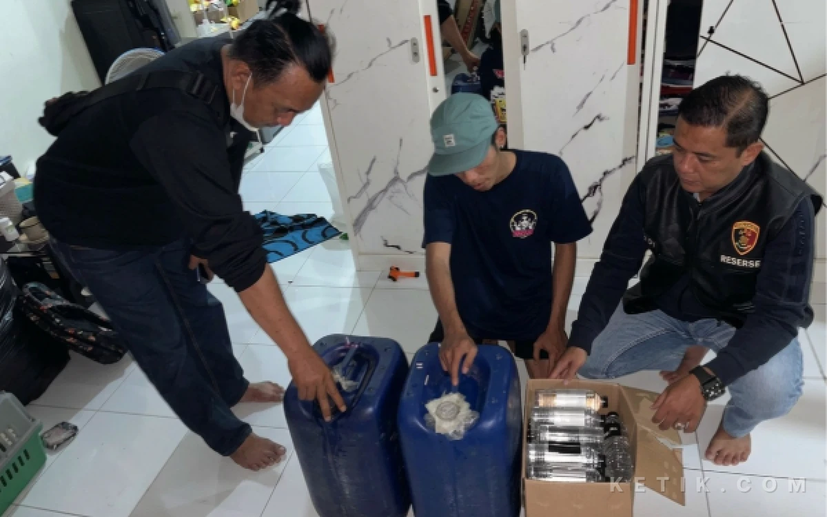 Thumbnail Berita - ‎Polres Malang Terus Razia Miras Ilegal, 2.826 Botol Diamankan