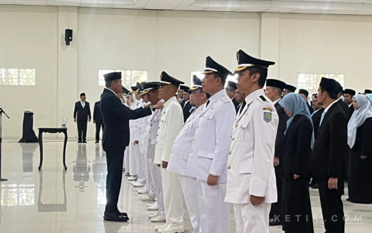Thumbnail Berita - Usai Lantik 176 Pejabat, Wahyu Hidayat Targetkan Isi Jabatan Kosong Pemkot Malang