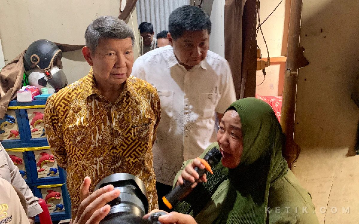 Thumbnail Berita - Tinjau Bedah Rumah Program Prabowo di Kota Batu, Hashim: Presiden Ingin Rakyat Miliki Hunian Lebih Layak