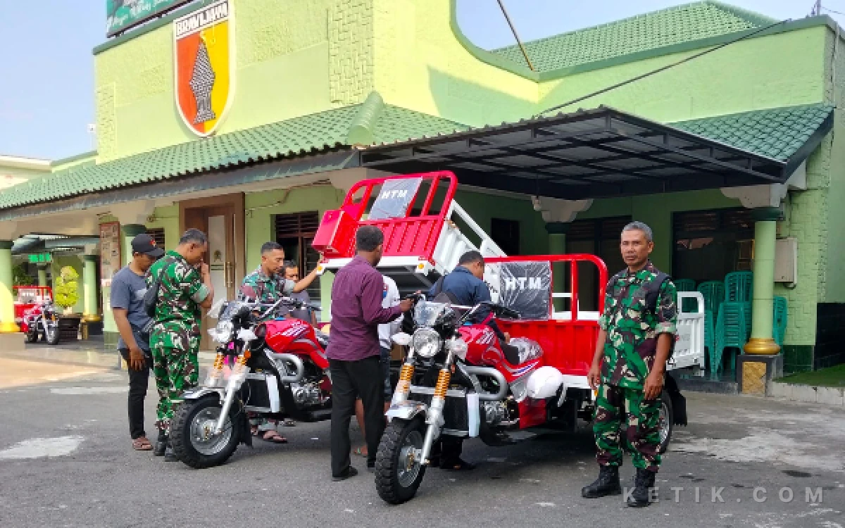 Thumbnail Berita - Kodim 0808/Blitar Serahkan 626 Kendaraan Operasional untuk Koperasi Merah Putih, Dandim: Harus Jadi Penggerak Ekonomi Desa