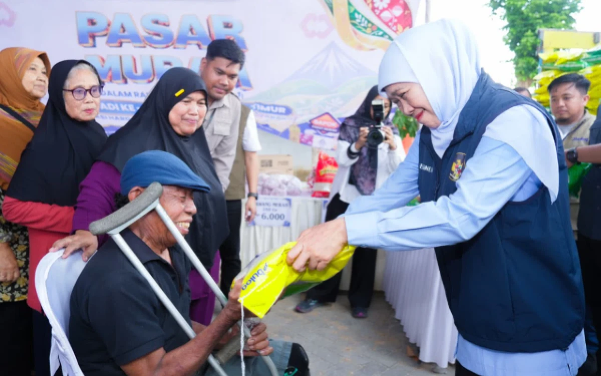 Thumbnail Berita - Gubernur Khofifah Perluas Akses Bahan Pokok Terjangkau di Pacitan