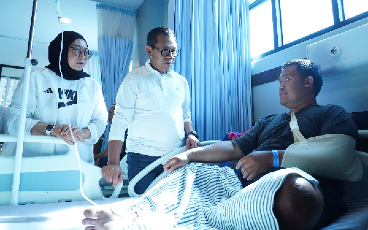 Thumbnail Berita - Laka Truk Damkar, Wali Kota Batu Cak Nur Pastikan 5 Korban Tertangani Secara Optimal