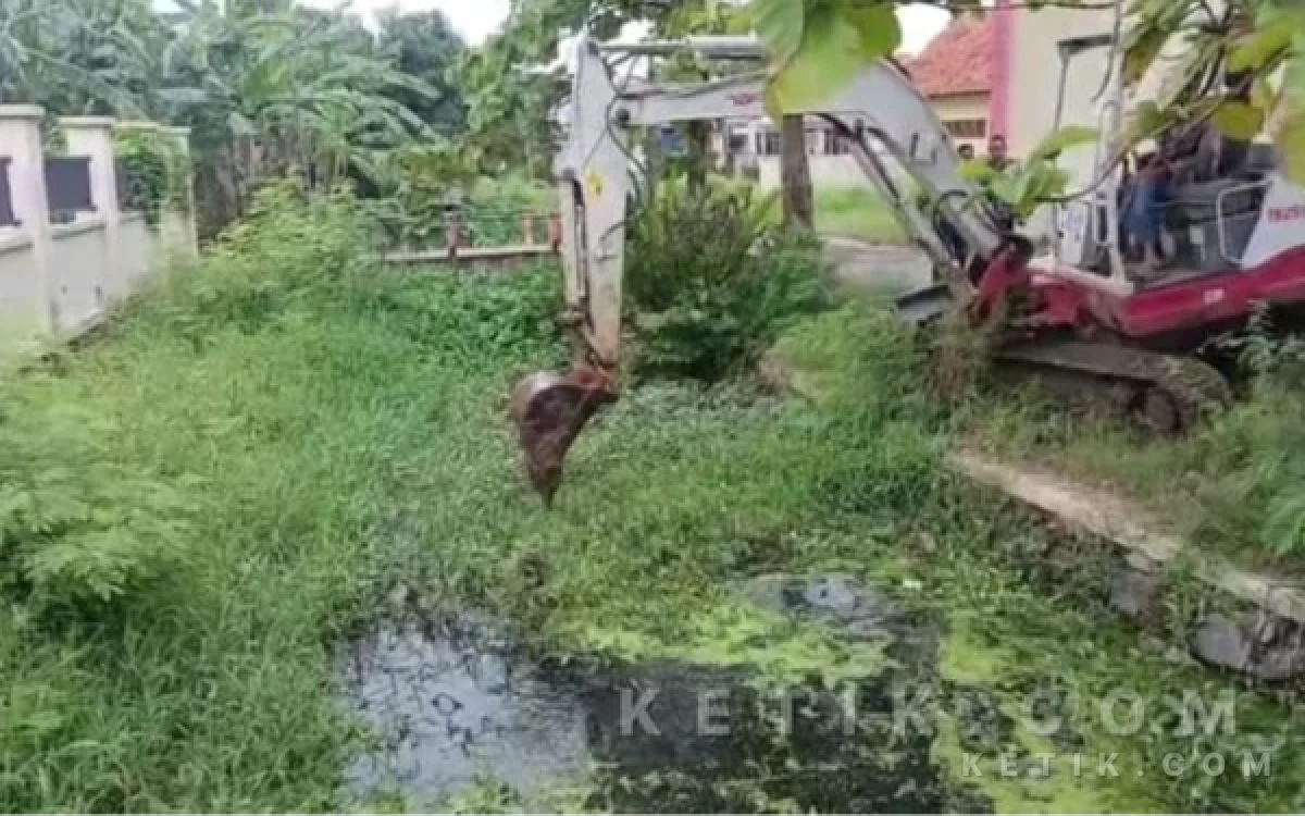 Thumbnail Berita - Di Bawah Bupati Paramitha, Brebes Genjot Normalisasi Saluran dan Mitigasi Banjir 2026