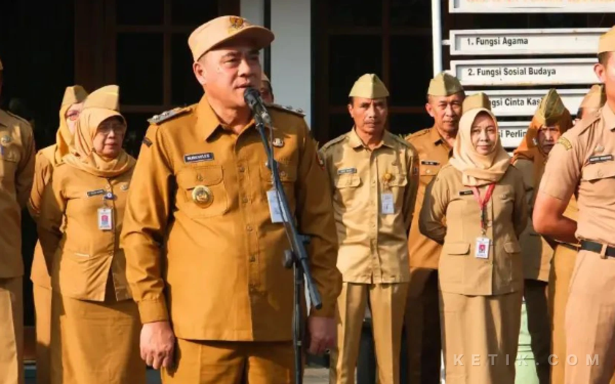 Thumbnail Berita - Wabup Pemalang Ingatkan ASN Waspadai Kebakaran Saat Musim Kemarau, Minta Cek Instalasi Listrik Kantor