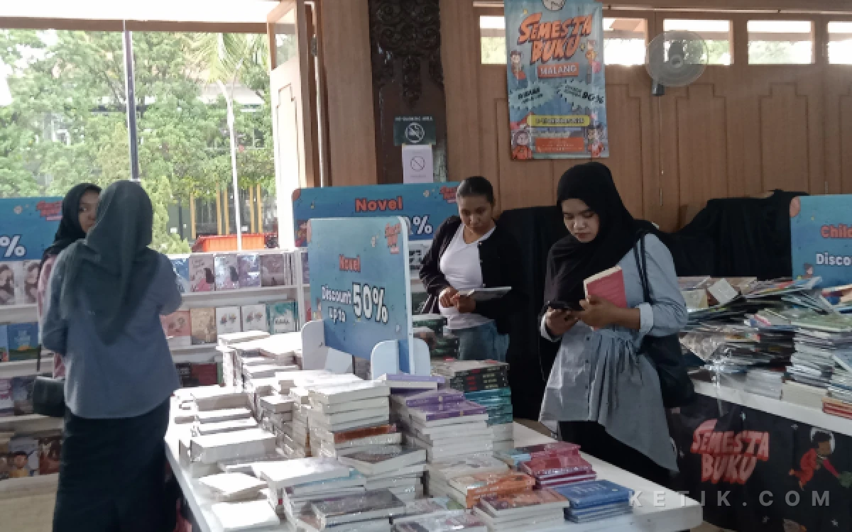 Thumbnail Berita - Semesta Buku Hadir di Taman Krida Budaya Malang, Berikan Diskon Besar-Besaran hingga 90%