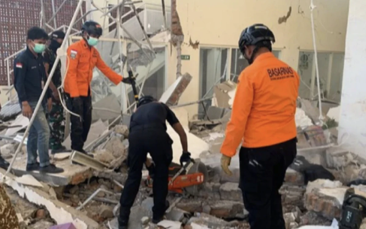 Thumbnail Berita - 38 Korban Meninggal Gempa M 7 di NTT, Berikut Daftar Asal Wilayahnya
