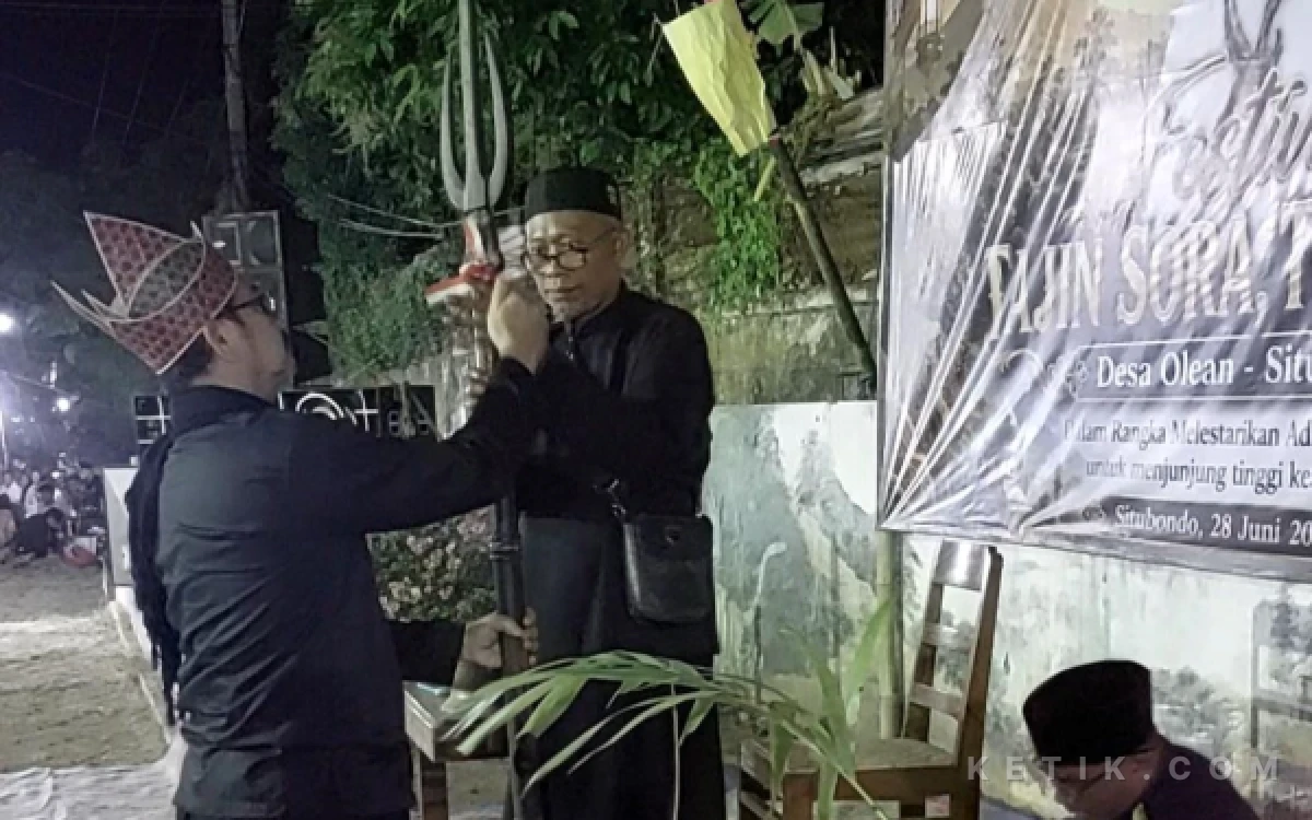 Thumbnail Berita - Lestarikan Tradisi Leluhur saat Muharram, Warga Olean Situbondo Gelar Festival Tajin Sora dan Tosan Aji