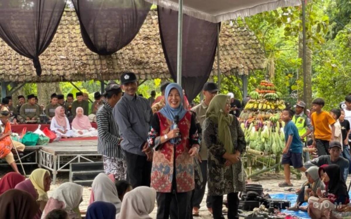 Thumbnail Berita - Wakil Bupati Bojonegoro Hadiri Sedekah Bumi Panen Raya di Desa Kesongo-Kedungadem