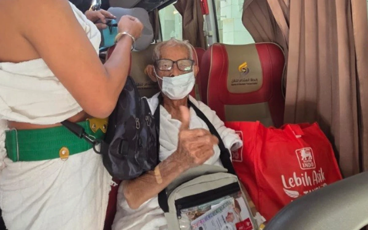 Thumbnail Berita - Cerita Mardi, Jemaah Lansia 103 Tahun asal Indonesia yang Mantap Jalani Puncak Haji