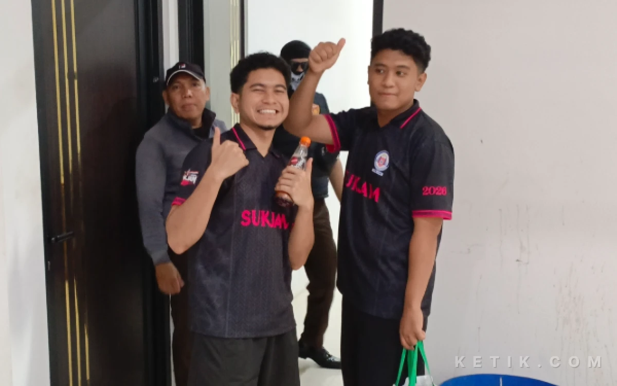 Thumbnail Berita - ‎7 Bulan 19 Hari Mendekam di Tahanan, Dua Mahasiswa Malaysia Divonis Bebas Majelis Hakim PN Palembang dalam Kasus Vape