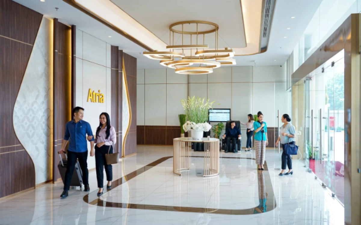 Thumbnail Berita - Manjakan Tamu, Atria Hotel Malang Sediakan Kursi Pijat Otomatis di Lobby