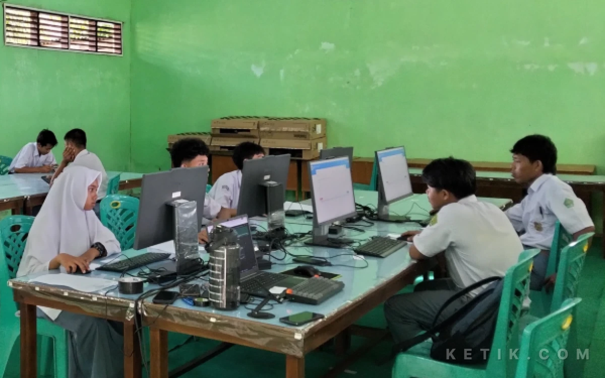 Thumbnail Berita - Respons Kemajuan Teknologi, MAN Aceh Singkil Gelar Ujian Akhir Semester Genap Berbasis Aplikasi