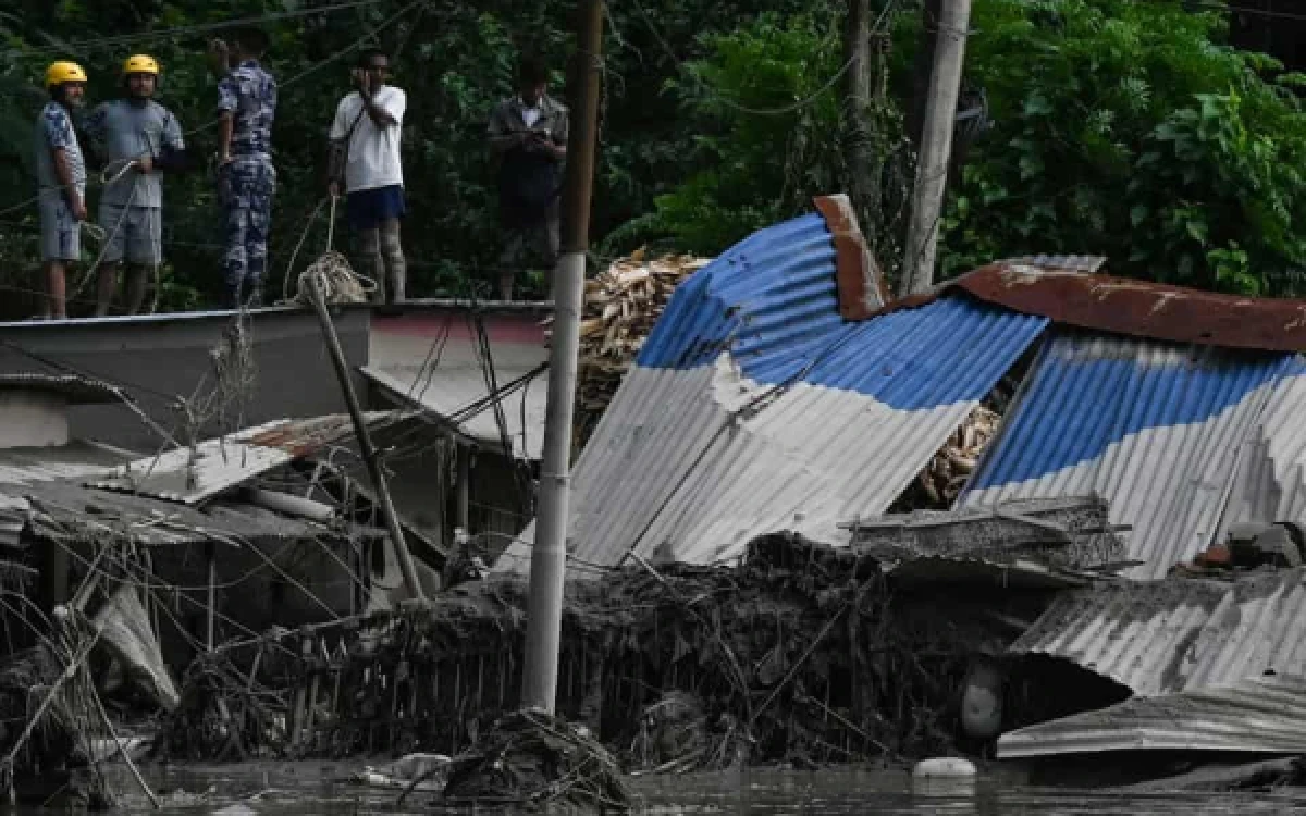 Thumbnail Berita - Banjir Bandang Nepal dan Tibet, Lebih dari 1.000 Orang Dilaporkan Hilang