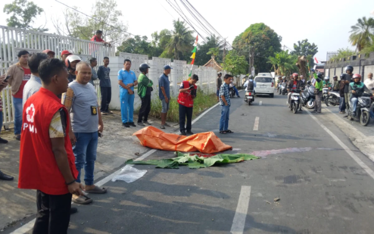 Thumbnail Berita - Ketahuan Curi Motor Ojol, Pelaku Panik dan Tewas Tabrak Tiang Listrik