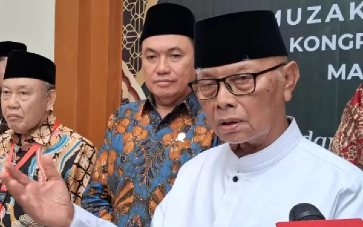 Thumbnail Berita - Ketum MUI Kritik Penggunaan Isu HAM untuk Tameng Bela LGBT: Ya Tidak Bisa Dong!