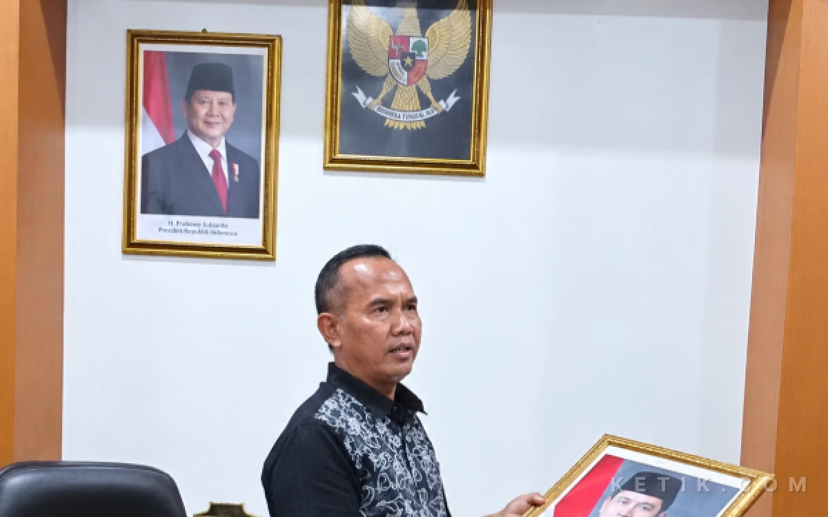 Thumbnail Berita - PB IKA BEM Nusantara Kecam Penurunan Foto Wapres Gibran di Ruang Kerja Wakil Ketua DPRD Sukabumi