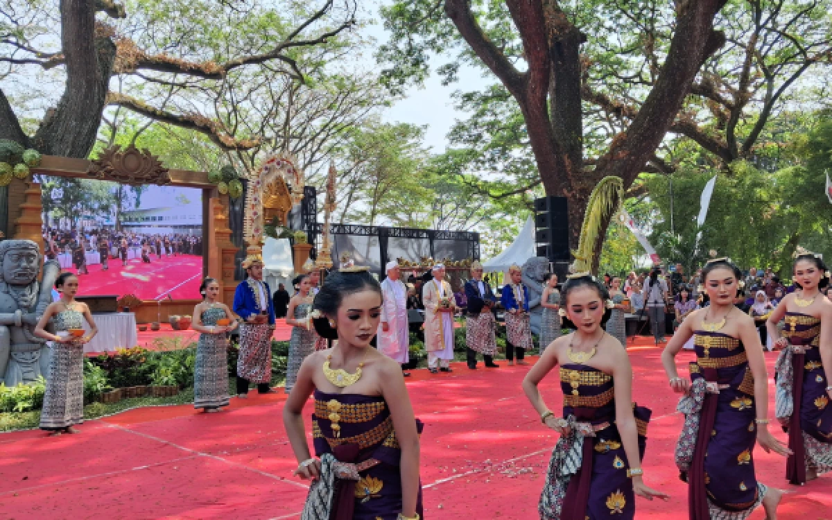 Thumbnail Berita - Tradisi Manusuk Sima Tandai Hari Jadi Ke-1.147 Kota Kediri