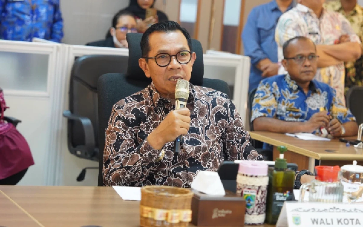 Thumbnail Berita - Semarak Hari Batik Nasional, Pemkot Batu Imbau ASN Kenakan Batik Lokal Selama Oktober