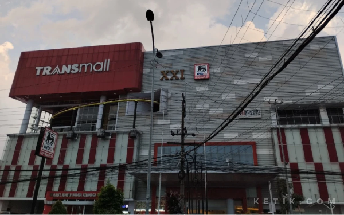 Thumbnail Berita - Lebih dari 7 Tahun Beroperasi, Transmart Jember Resmi Tutup