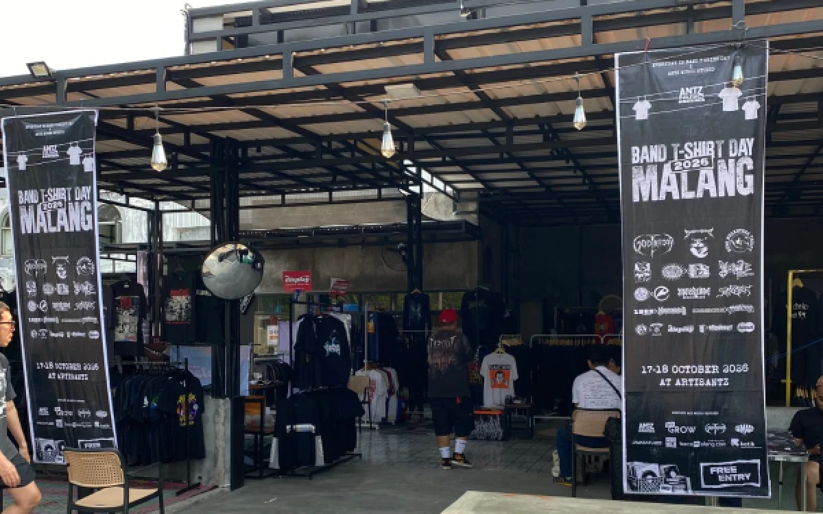 Thumbnail Berita - Pertama Kali Digelar di Malang, Global Band T-Shirt Day Sedot Animo Pengunjung