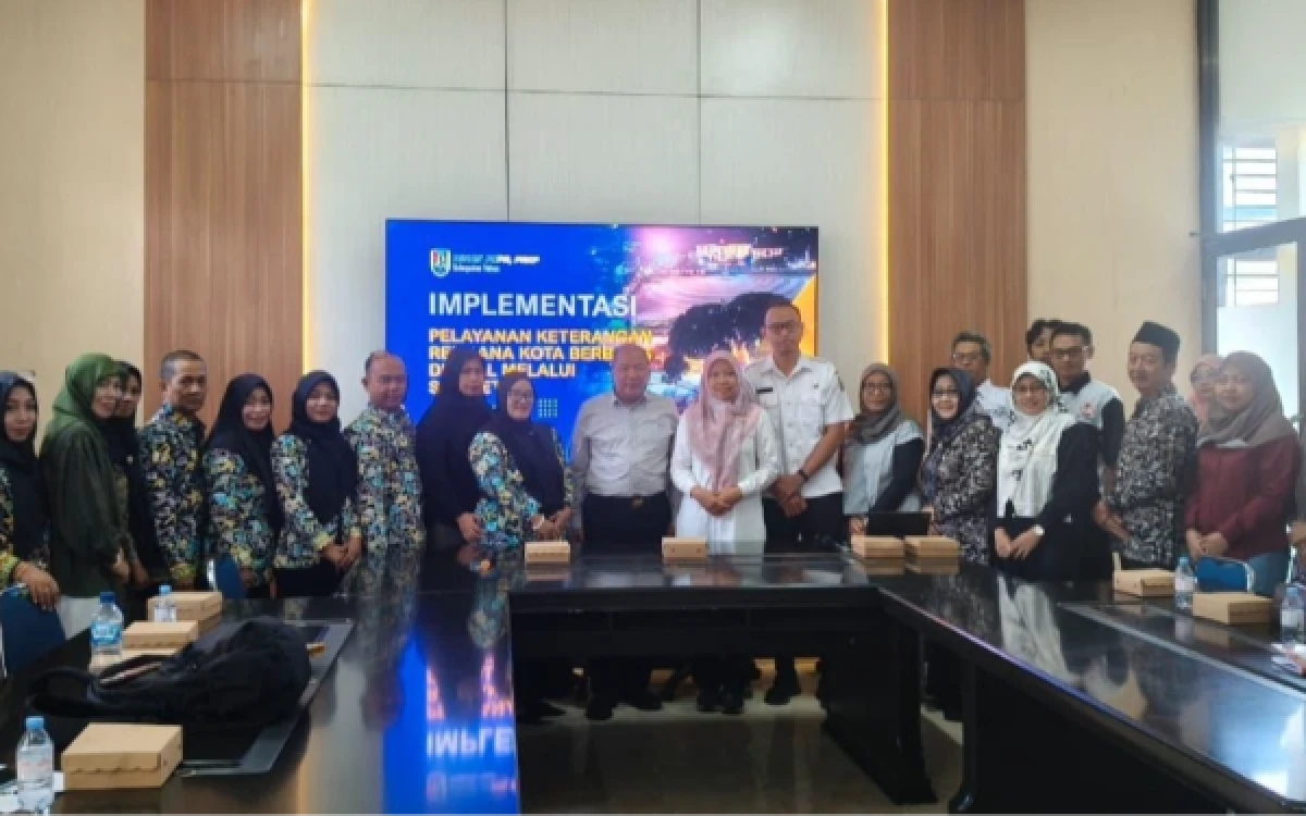 Thumbnail Berita - Si Kereta Diluncurkan, Urus Informasi Tata Ruang di Tuban Kini Bisa Lebih Cepat