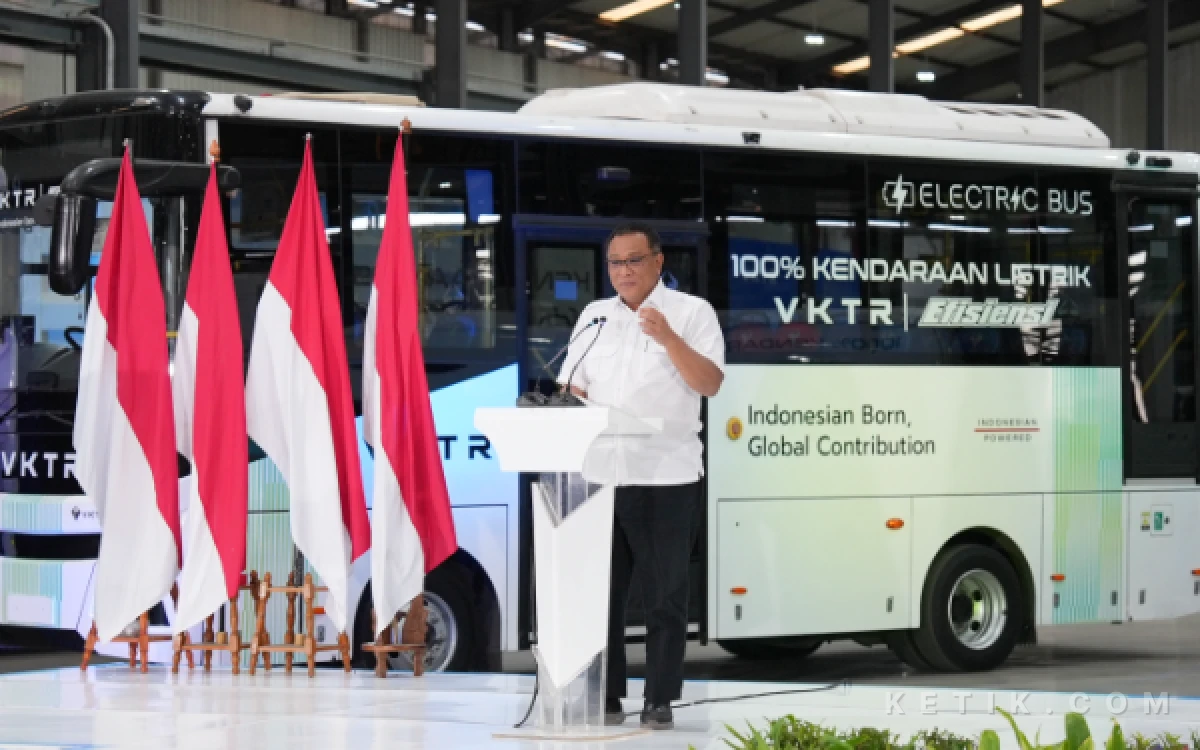 Thumbnail Berita - Menteri LH RI Jumhur Hidayat: Industri Kendaraan Listrik Topang Target Net Zero Emisi 2060