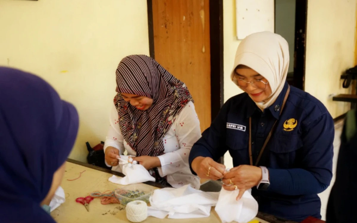Thumbnail Berita - KORPRI UM Gelar Pelatihan Membatik, Hasil Produk Bernilai Budaya