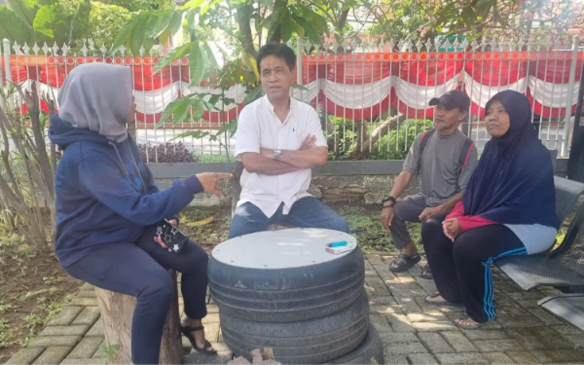 Thumbnail Berita - DPRD Surabaya Minta Penerima Desil Tepat Sasaran, Prihatin Mahasiswa Berprestasi Terancam Putus Kuliah