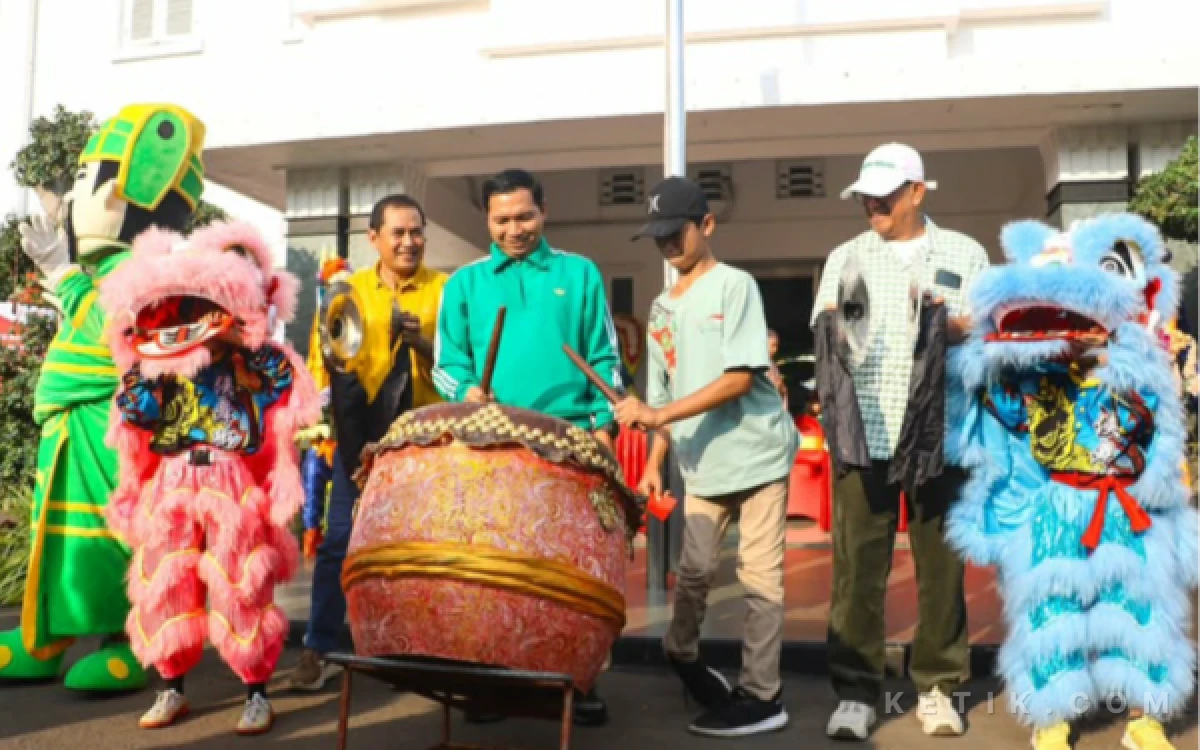 Thumbnail Berita - Buka Pesona Barongsai Nusantara, Plt Wali Kota Madiun Tegaskan Komitmen Jaga Keberagaman Budaya