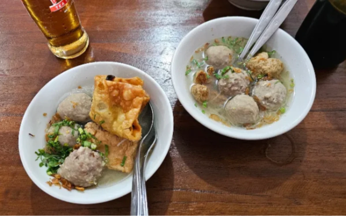 Thumbnail Berita - Pecinta Bakso Wajib Merapat! Ini 3 Warung Bakso Solo Terkenal di Kota Malang