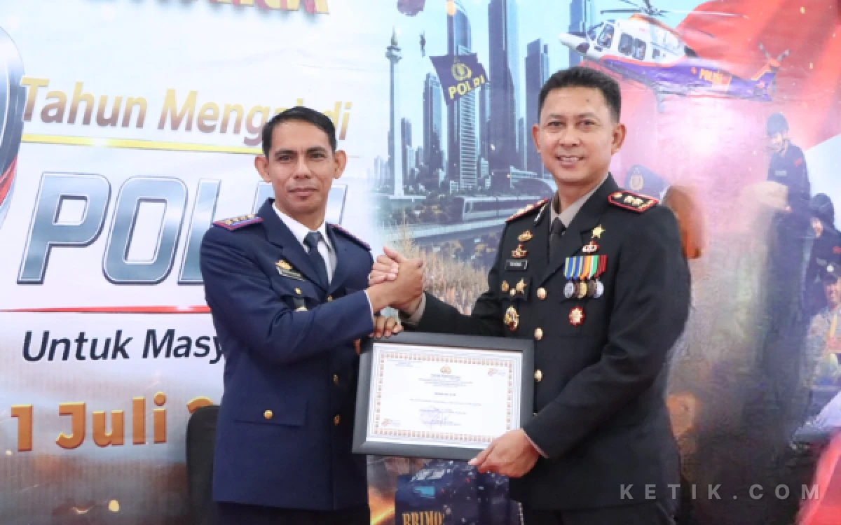 Thumbnail Berita - Sukses Jaga Kelancaran Lalin, Kadishub Aceh Singkil Diganjar Penghargaan