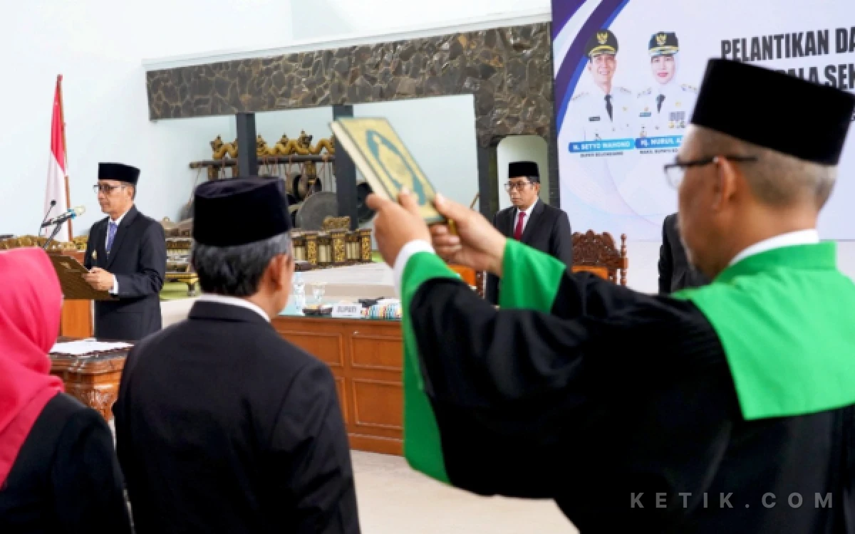 Thumbnail Berita - Bupati Bojonegoro Lantik 69 Kepala Sekolah dan 11 Pejabat Fungsional