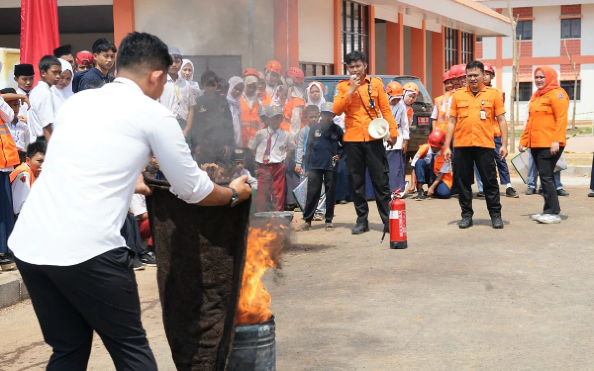 Thumbnail Berita - Edukasi Sasar Siswa Sekolah Rakyat, Kolaborasi BPBD Jatim Antisipasi Potensi dan Risiko Bencana
