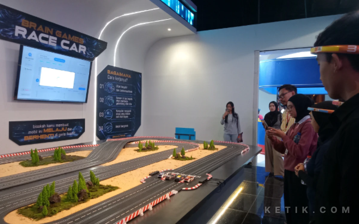 Foto Area Brain Games Race Car yang menggunakan sensor otak di Mega Science Center dan Budaya, Jatim Park 1, Kota Batu. (Foto: Aliyah/Ketik.com)