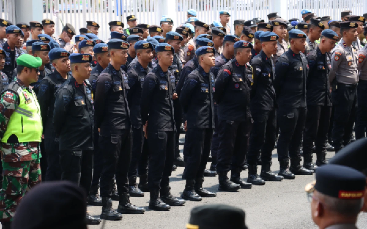 Thumbnail Berita - 816 Personel Amankan Pertandingan Arema FC vs Isenmulang Kalteng FC