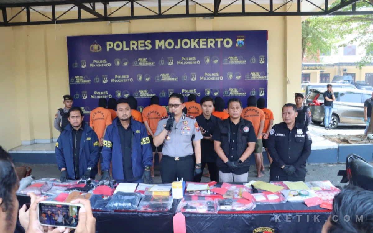 Thumbnail Berita - Polres Mojokerto Grebek 4 Jaringan Narkoba, Sita 259 Gram Sabu dan Ribuan Pil Double L