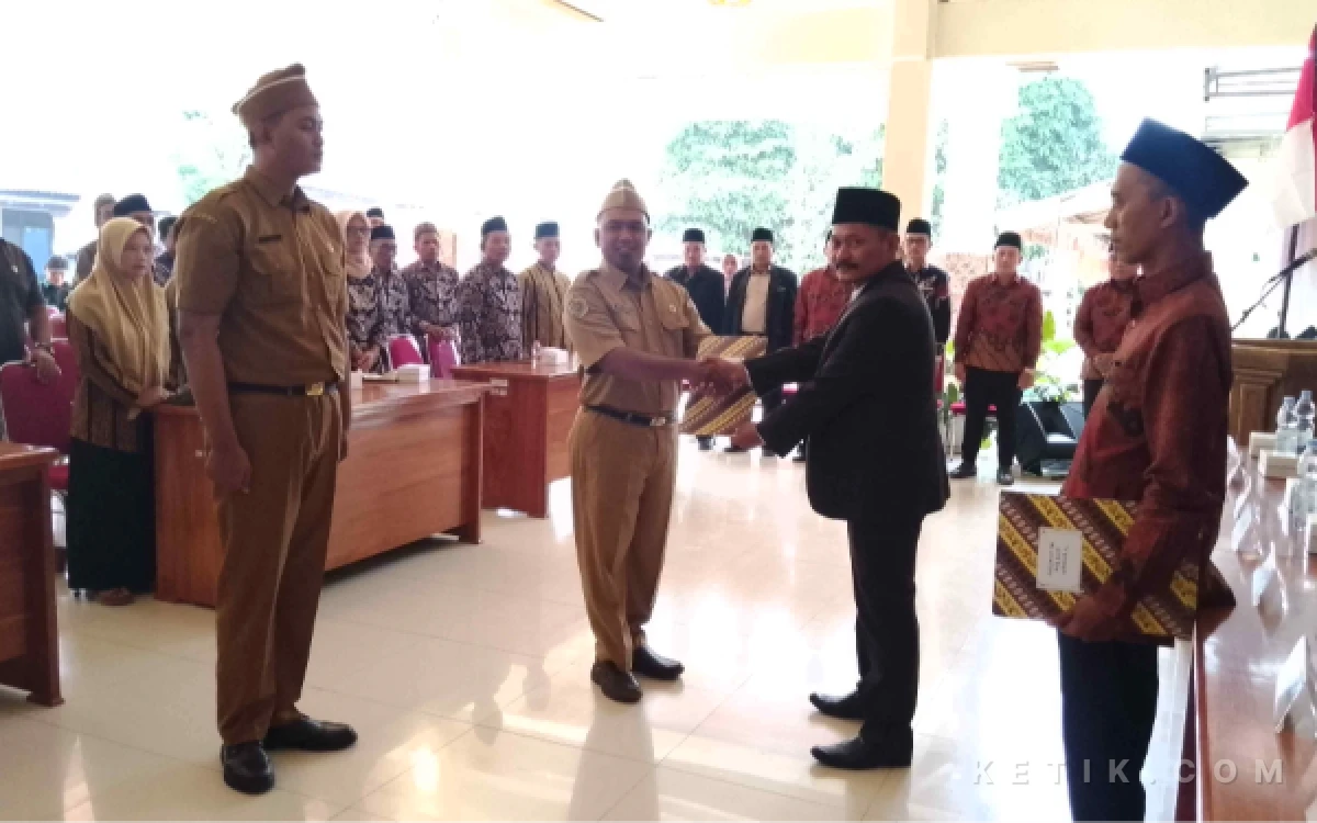 Thumbnail Berita - Dua Perangkat Desa Jabalsari Resmi Dilantik, Siap Tingkatkan Pelayanan dan Pembangunan Desa