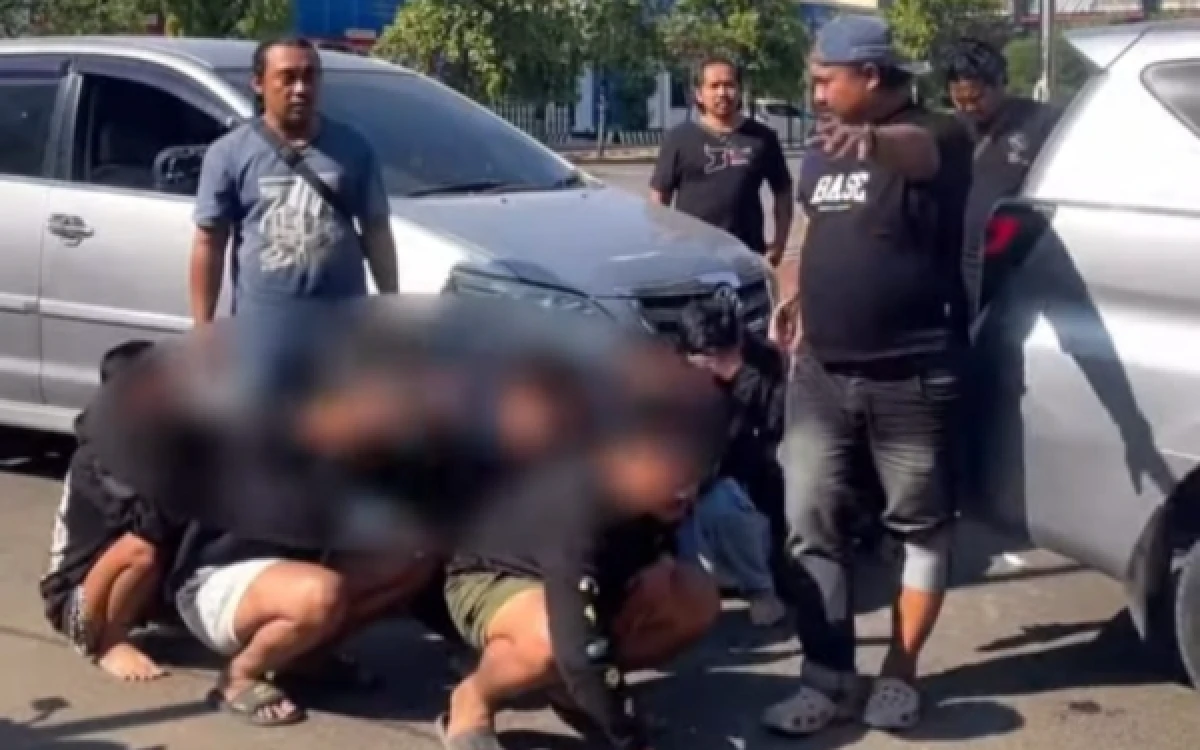 Thumbnail Berita - 8 Anggota Komplotan Gangster Pengeroyok Warga PSHT Sepulang Tasyakuran Ditangkap Polresta Tuban, Satu Pelaku Masih Buron