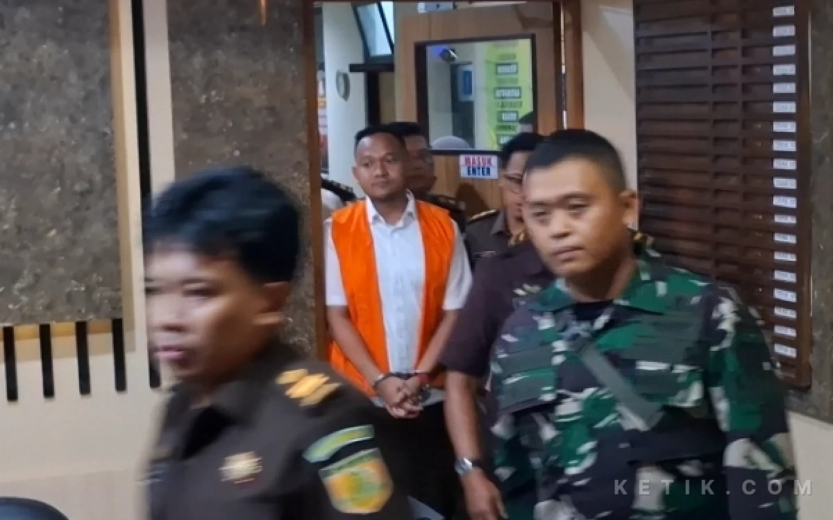Thumbnail Berita - Susul Sang Ayah, Anggota DPRD Sleman Raudi Akmal Resmi Dijebloskan ke Rutan